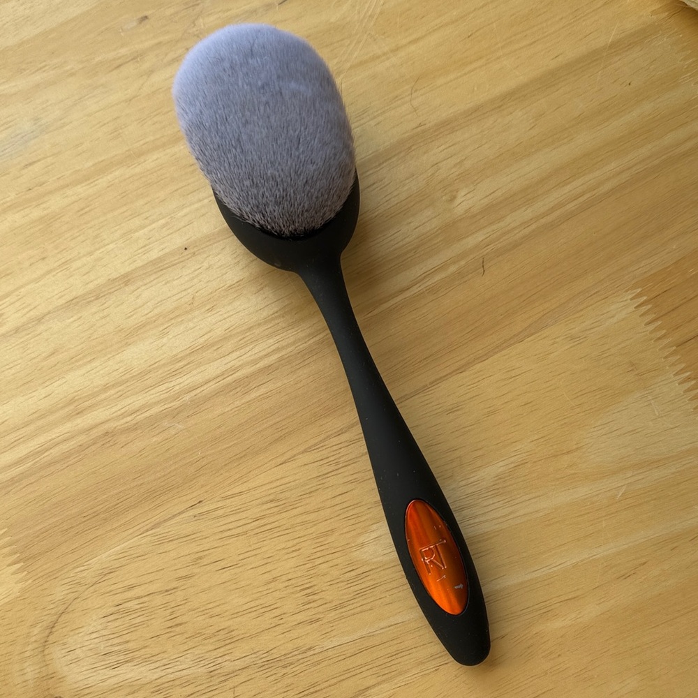 Real Techniques All Over Brush